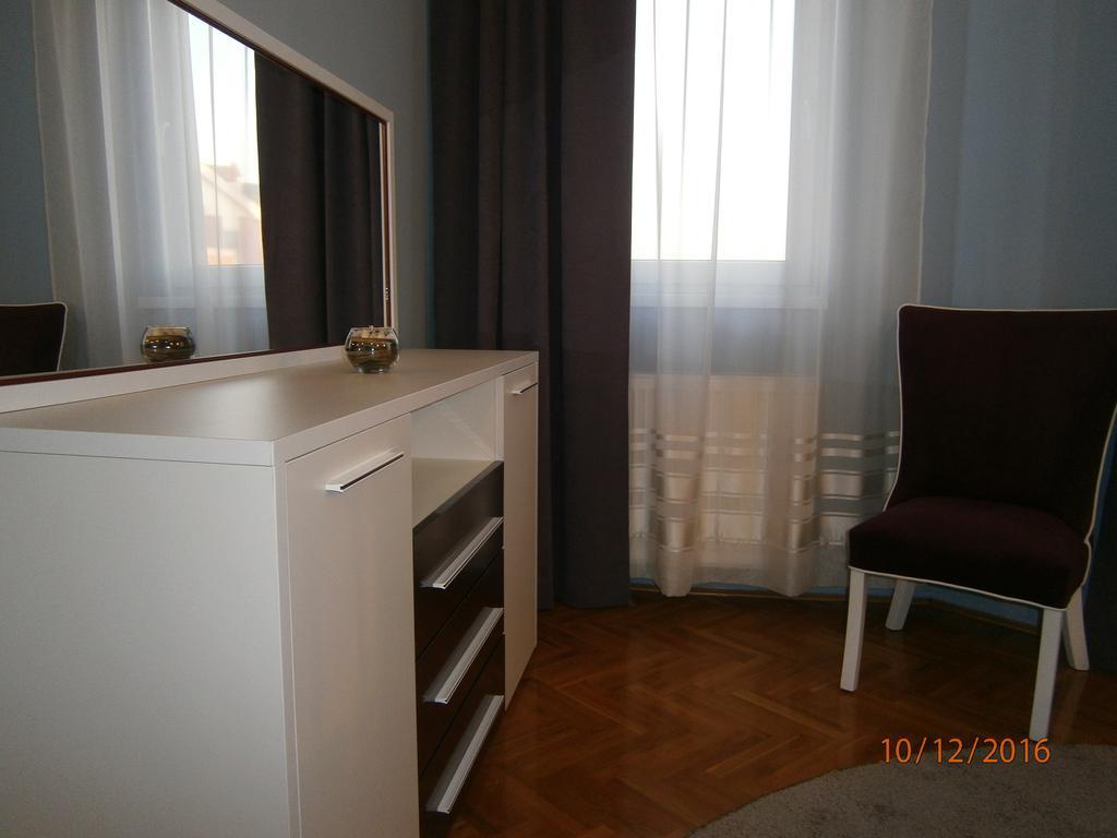 Apartment Azzuro Novi Sad Exteriör bild