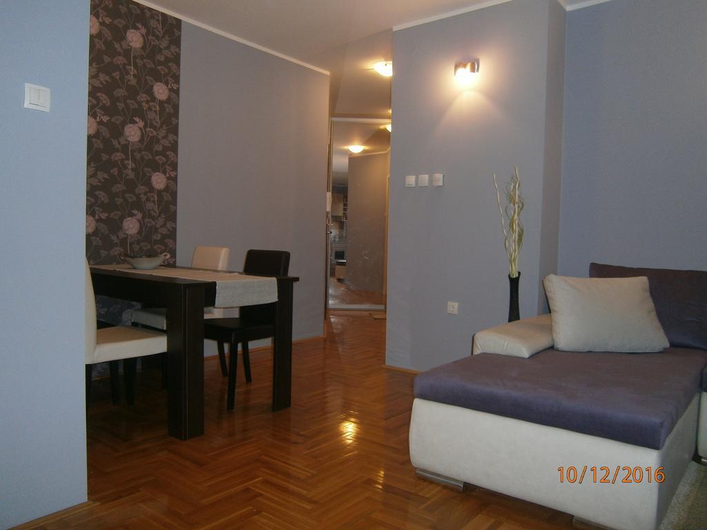 Apartment Azzuro Novi Sad Exteriör bild